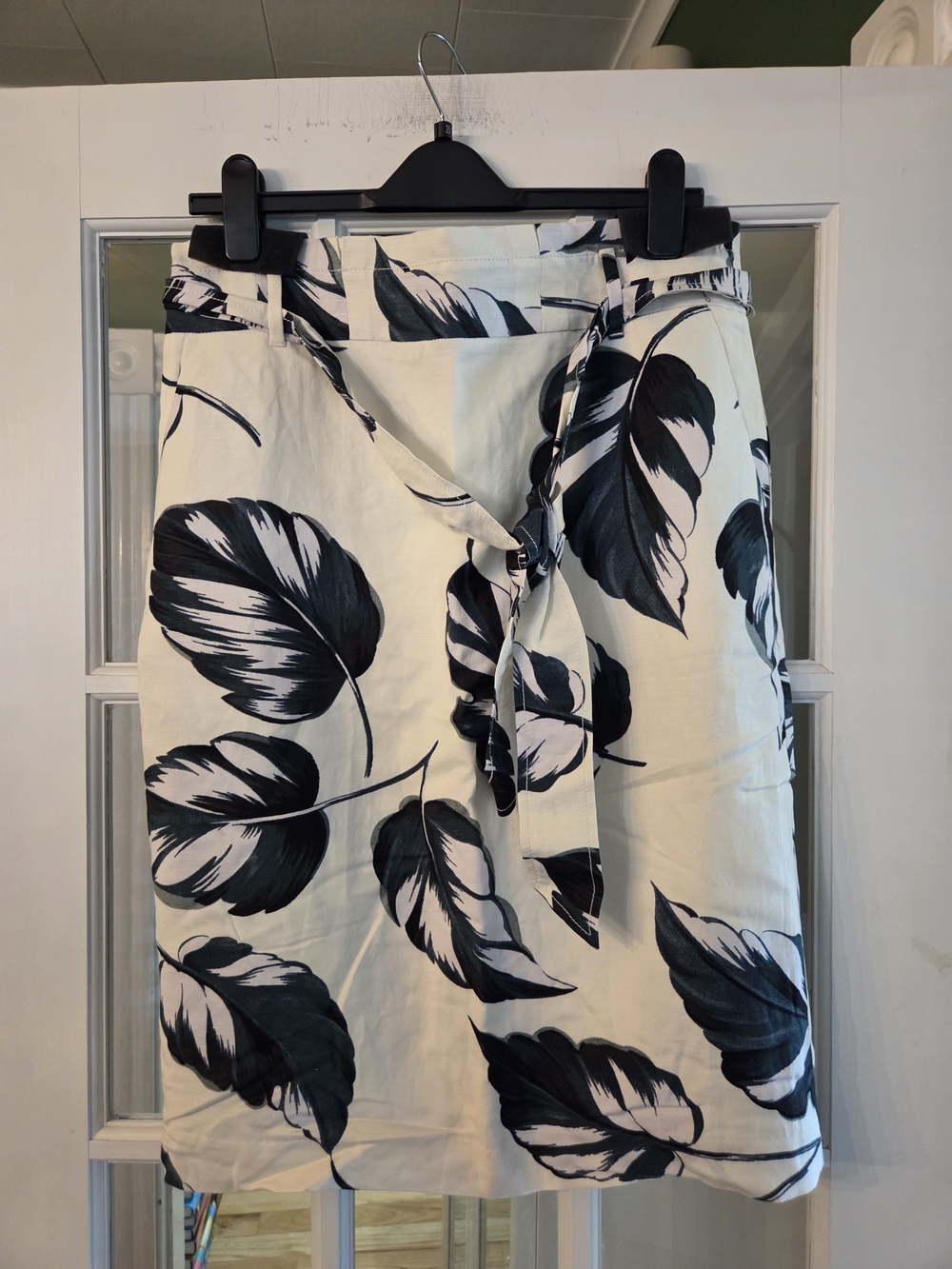 Ann Taylor White Skirt with Teal Print - Size 12 - Picture 3 of 8
